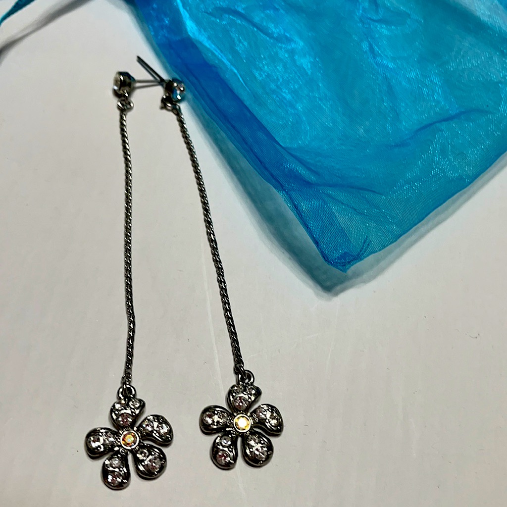 Fun Dangle Silver Earrings With Crystal Flower